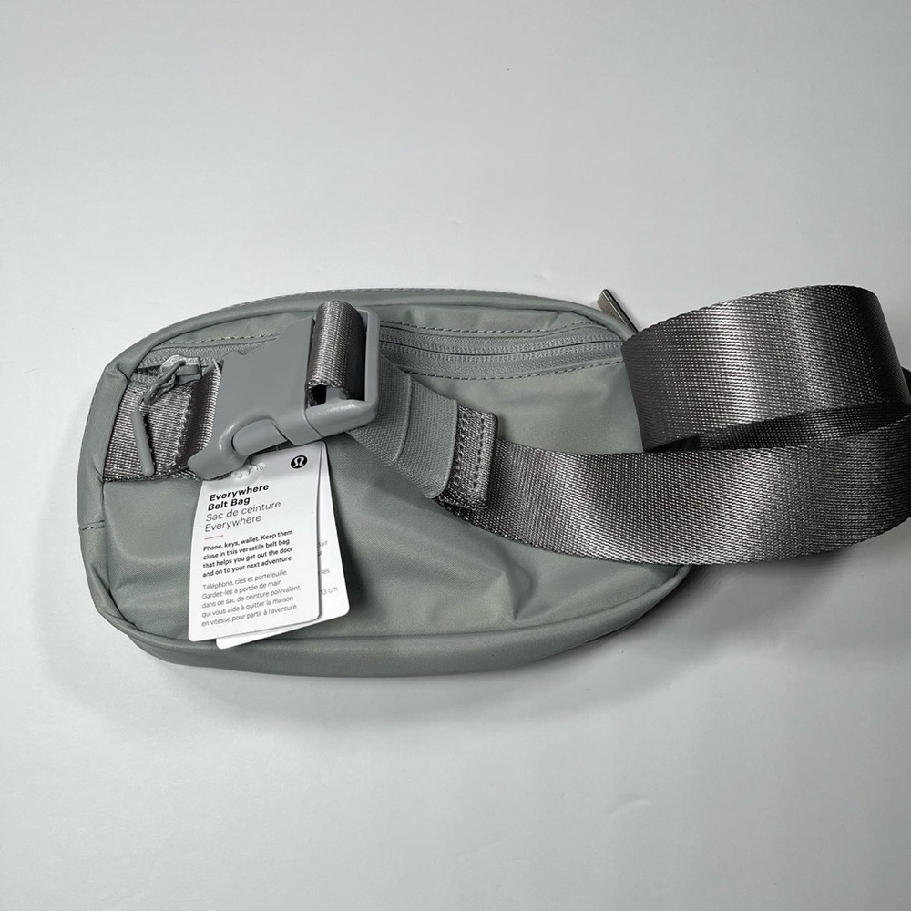 Lululemon Silver Drop Belt Bag NWT - Picture 5 of 9